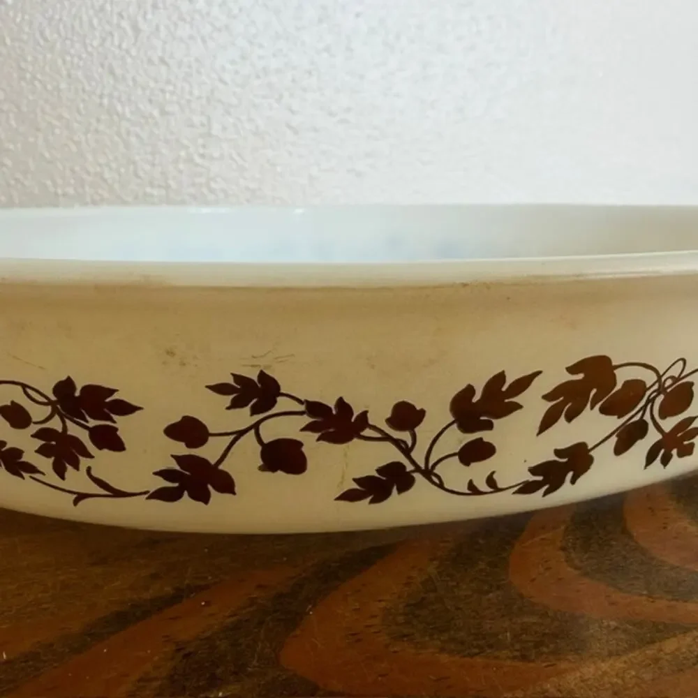 Vintage Pyrex Golden Acorn Oval Casserole Dish 1.5qt